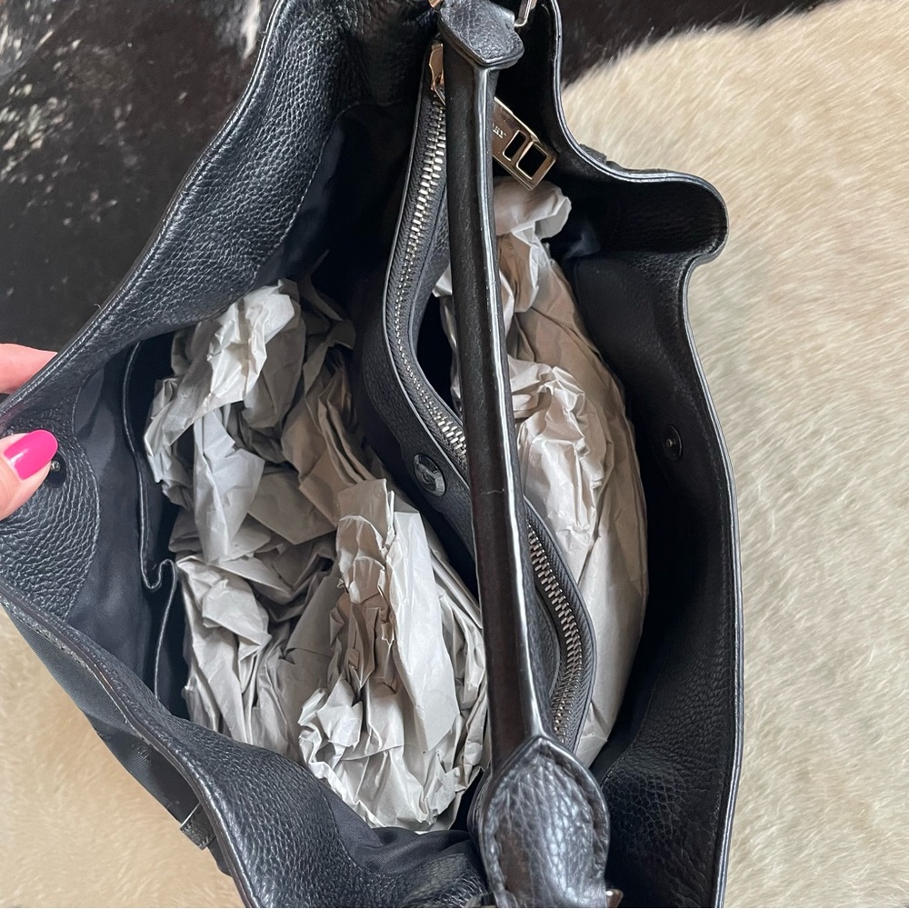 Burberry Black Leather Tote Bag - Picture 4 of 14